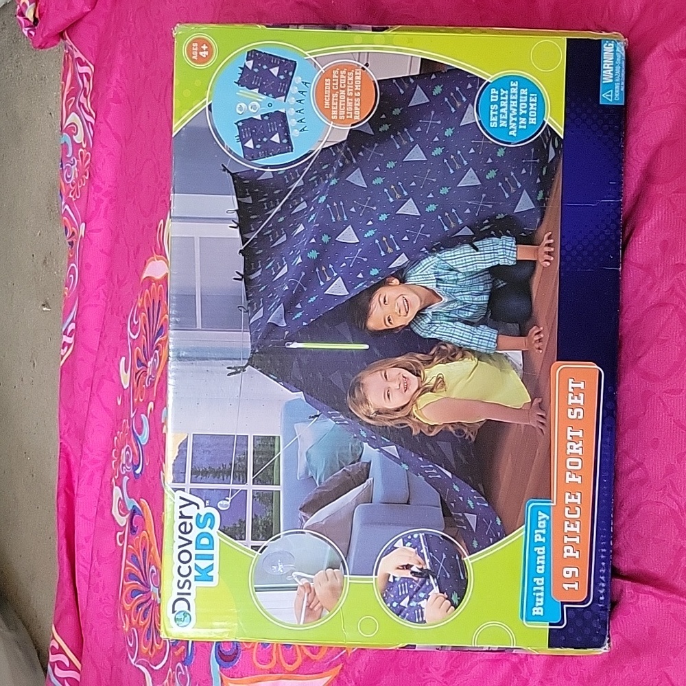 Discovery Kids 19 pc. Fort set